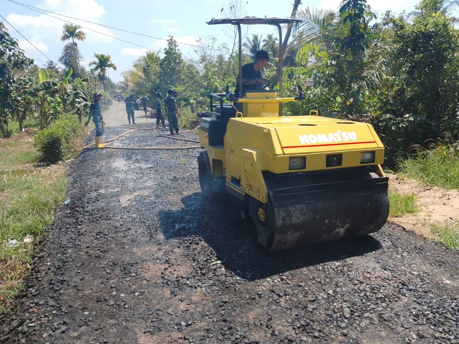 TMMD Ke-129: Badan Jalan Tamban Bangun Sudah 75% Dipadatkan