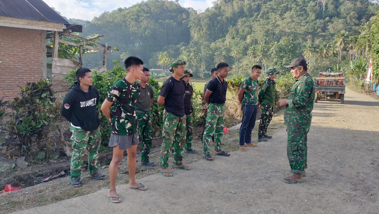 Apel Pagi Jadi Fondasi Kerja Satgas TMMD ke-129 di Bontocani