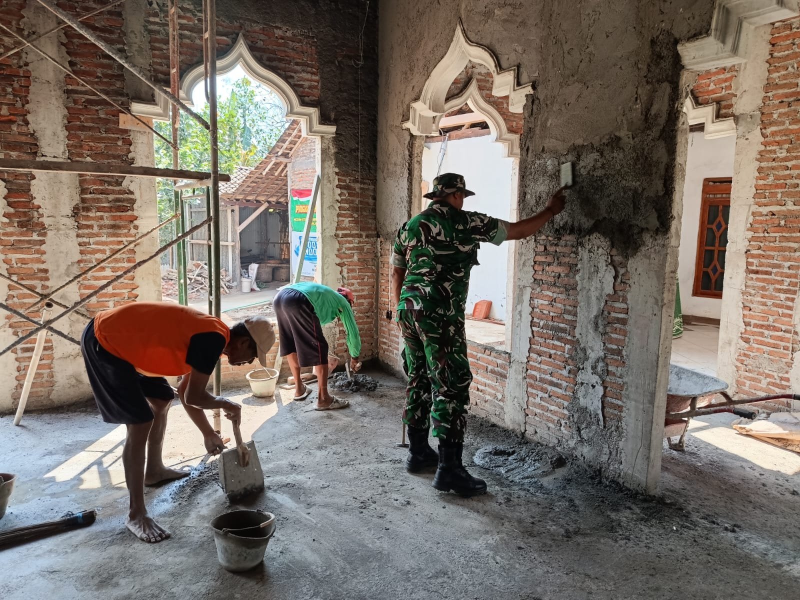 Wudhu dan MCK Makin Layak, Rehabilitasi Masjid Al Mubarok Berjalan