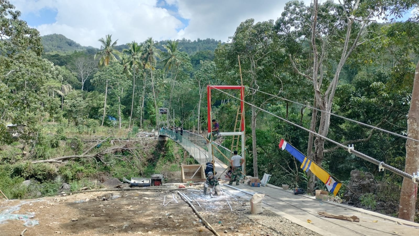Satgas TMMD Cat Jembatan Pattuku-Lemo Secara Bertahap untuk Pemeliharaan