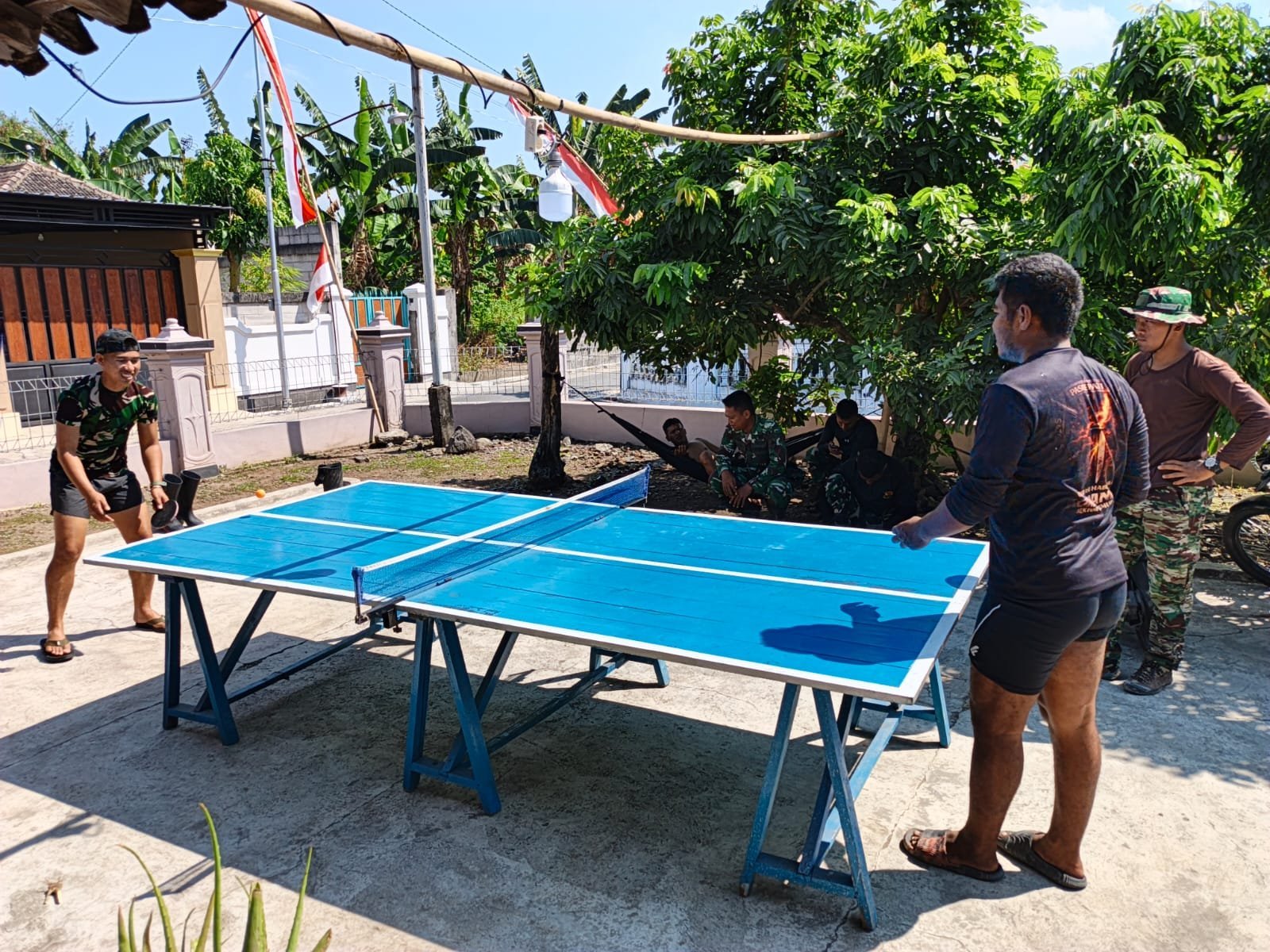 Posko TMMD Parangjoro: Tenis Meja Jadi Opsi Ringan Jaga Stamina Satgas