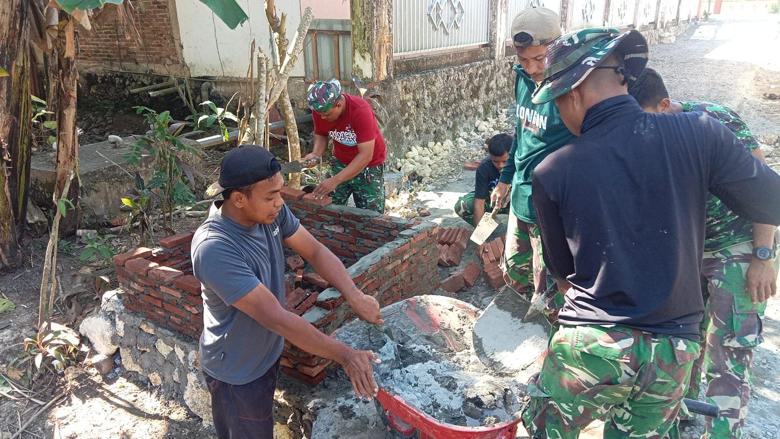Prasasti Jadi Tanda Pembangunan Jembatan Gantung di Tadang Palie