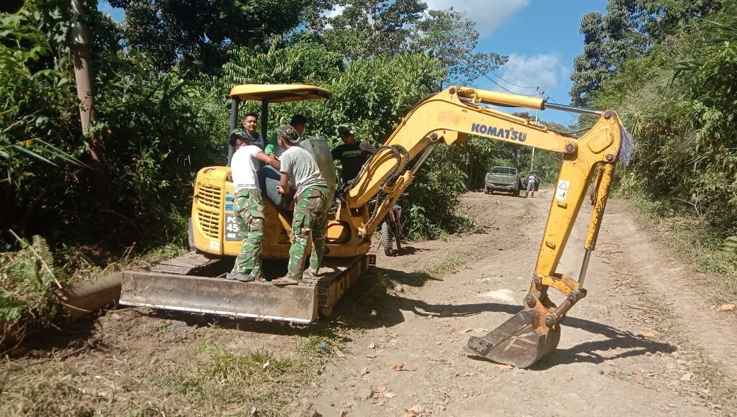 Servis Excavator Masuk Agenda Satgas TMMD untuk Dukung Peningkatan Jalan